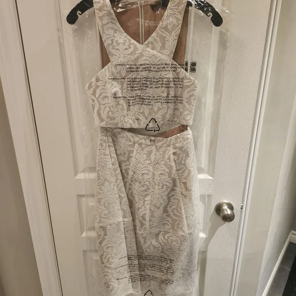 BCBG Max Azaria NWT "Ellyson" Crop Top & Skirt Pairing Size S - Picture 5 of 12